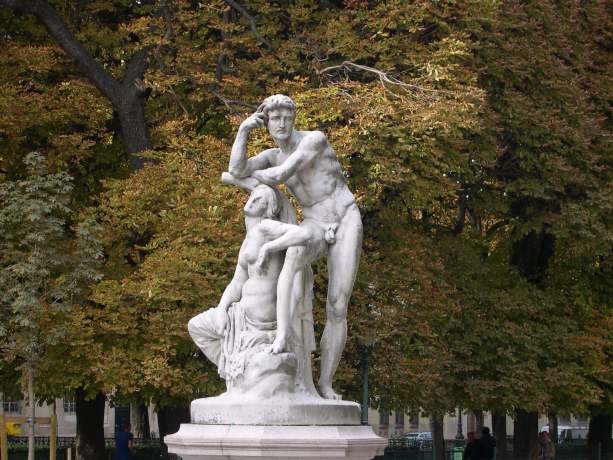  Couple sculpté,  jardins de l'Observatoire